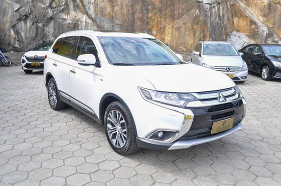 MITSUBISHI OUTLANDER 3.0 GT 4X4 V6 24V GASOLINA 4P AUTOMÁTICO